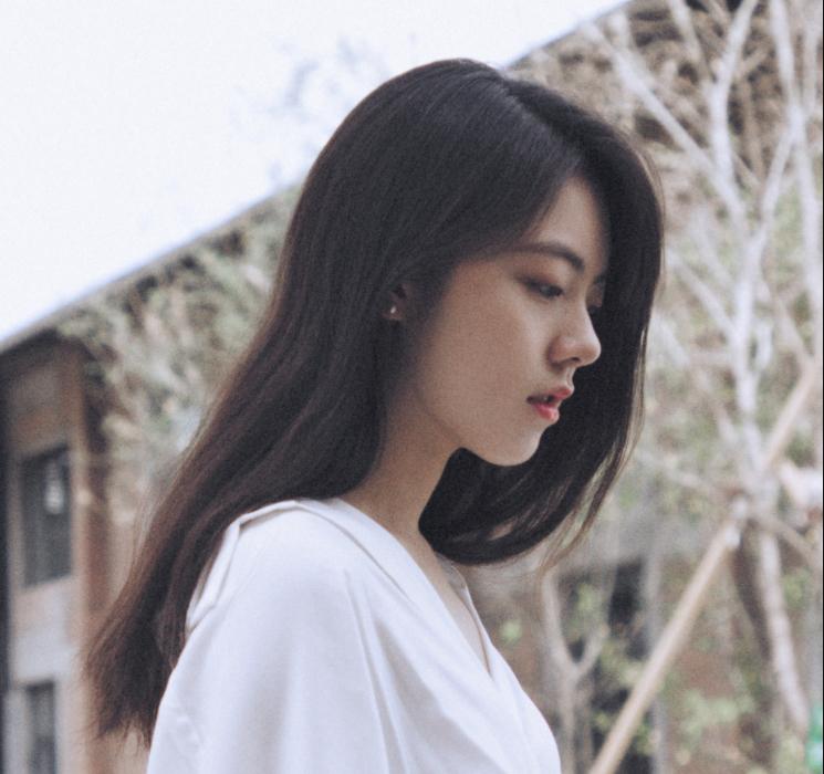 赵今麦的青春美照，绽放的少女魅力