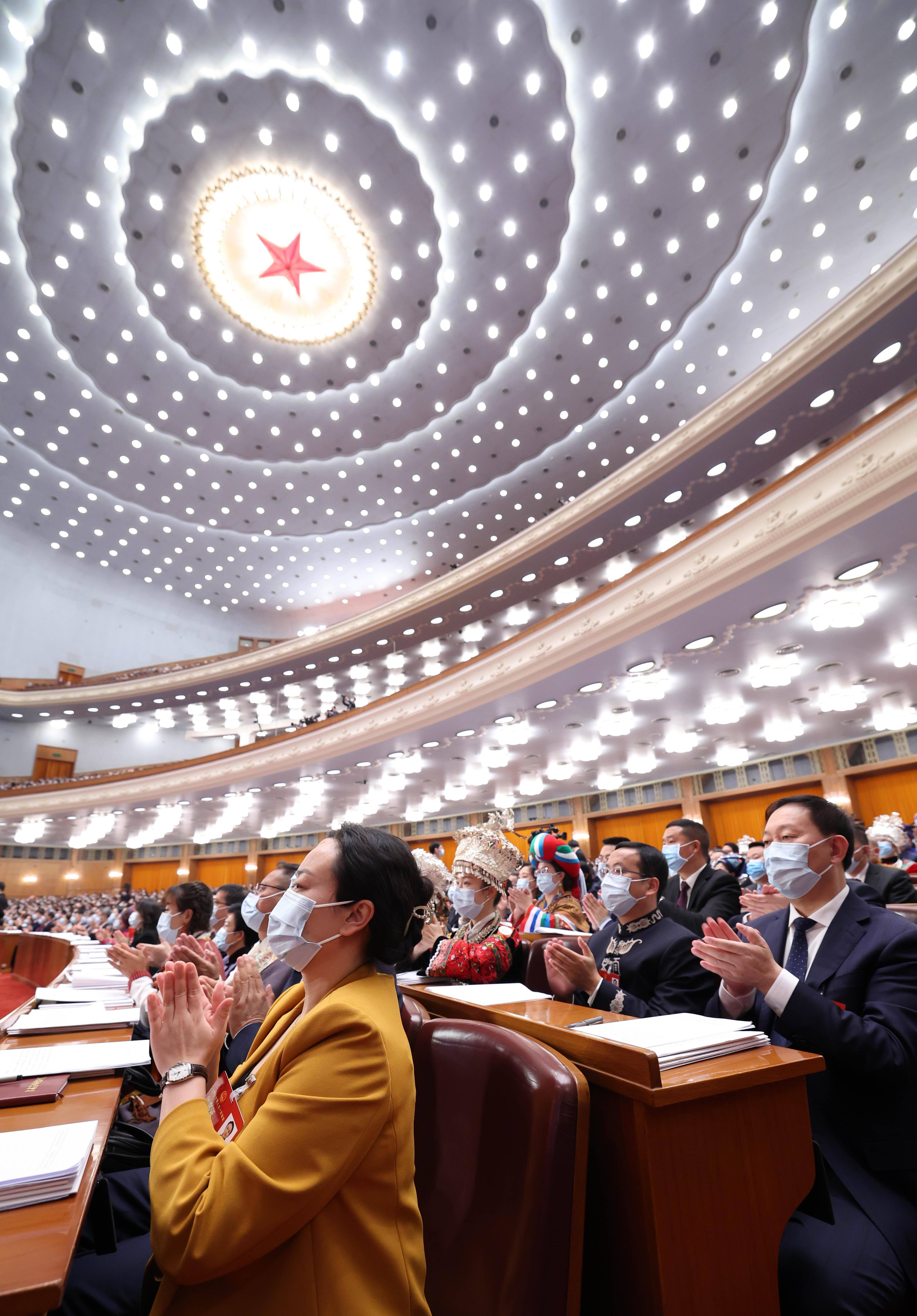 十四届全国人大一次会议开幕，开启新时代新征程的号角
