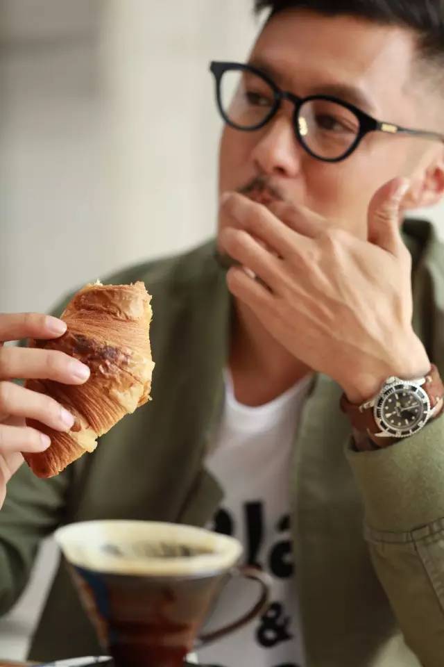 揭秘澳门六叔的真实身份，一张高清对比大全的深度剖析