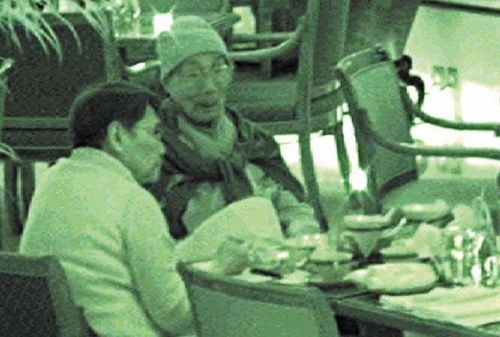 澳门六叔近期新闻视频回放在线观看完整，揭秘澳门博彩业新动向